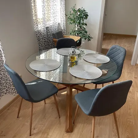 Pod Vezi, Nechanice Lejlighed Hradec Králové